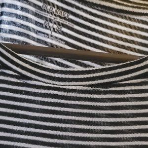 Old navy long sleeve shirt